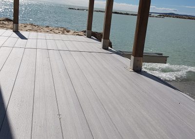 Alu Floors Scandinavian Alumiinilattiat Terassi meren rannalla