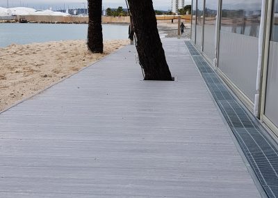 Alu Floors Scandinavian Alumiinilattiat Terassi meren rannalla