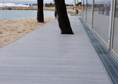 Aluminiumböden von Alu Floors Scandinavia Terrasse am Meer