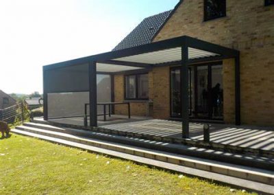 Aangebouwde bioklimatische pergola Alu vloeren Scandinavië