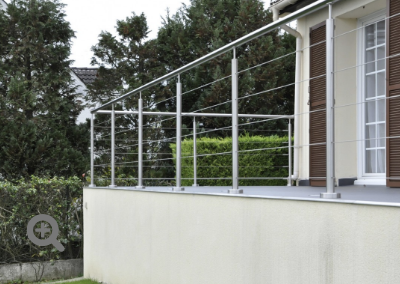 Stainless steel railing with round cables 6