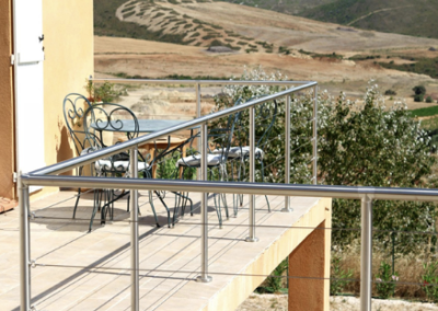 Stainless steel railing with round cables 6