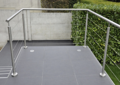 Stainless steel railing with round cables 6