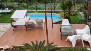 Teak farvet terrasse