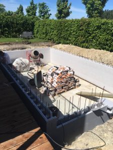 Construction des murs de la piscine