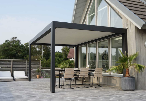 Pérgola bioclimática de aluminio