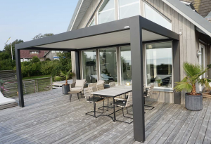 Pérgola bioclimática de aluminio