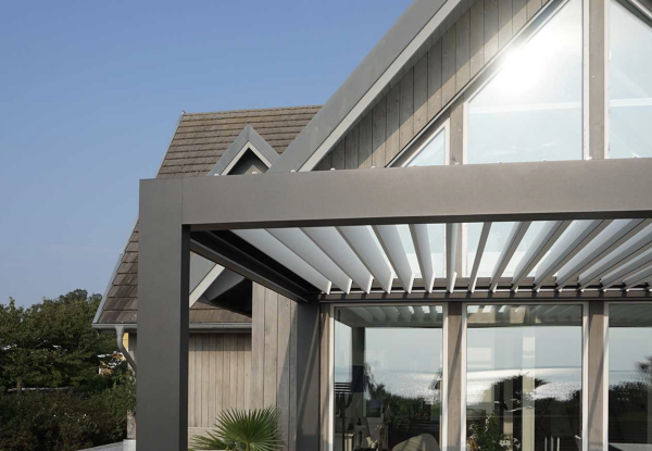 Pérgola bioclimática de aluminio