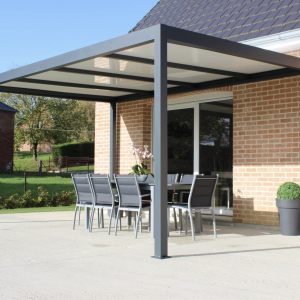A strong and aesthetic self-supporting aluminum pergola made in France
