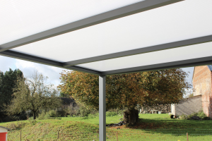 Een solide en esthetische zelfdragende aluminium pergola gemaakt in Frankrijk