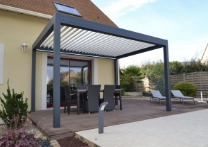 Pergola bioclimatique autoportant électrique en aluminium