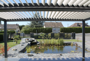 Electric self-supporting aluminum bioclimatic pergola