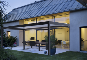 Electric self-supporting aluminum bioclimatic pergola