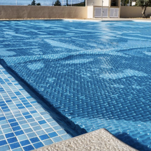 Blasenabdeckung für Schwimmbecken