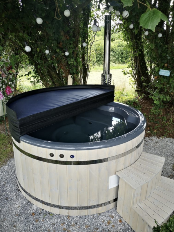 Luxury acrylic hot tub with built-in heater