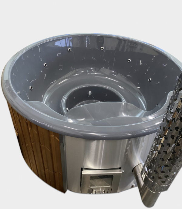 Luxe acryl hottub met ingebouwde heater.