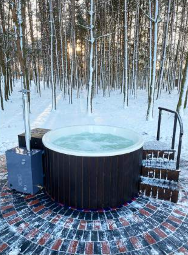 Luxury acrylic hot tub with diesel heating system