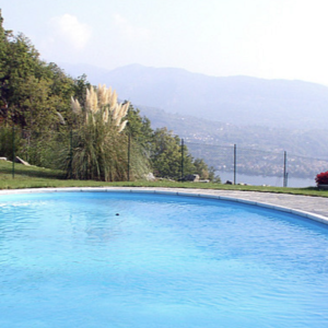 Piscine en kit Bijou.