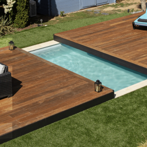 Escale, Mobile pool deck without track