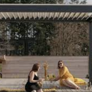 Montagefertige bioklimatische Pergola R-Sun